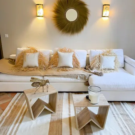 Design De 100 M2 - Bastide En Pierre